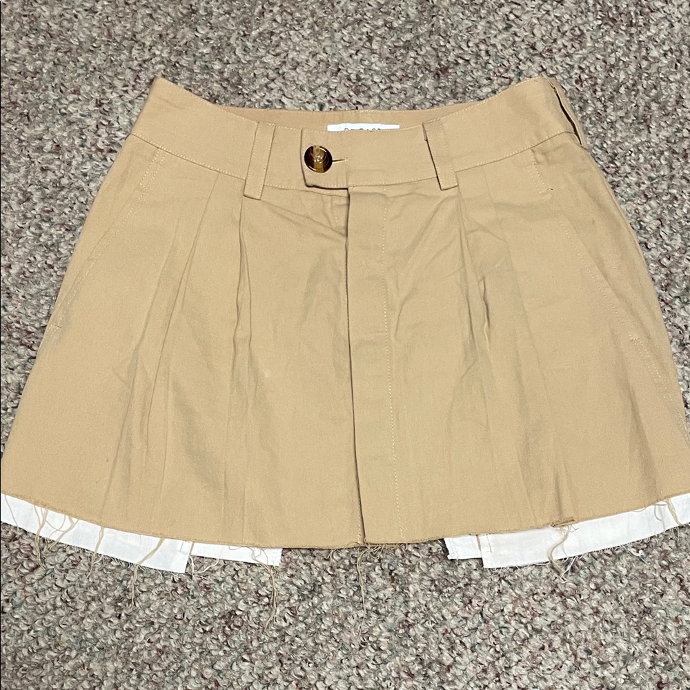 De base Tan Pleated Mini Skirt- new